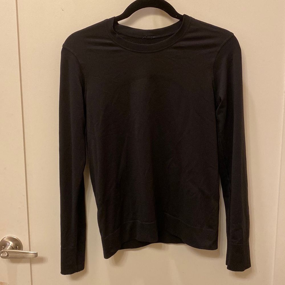 lulu lemon black swiftly top